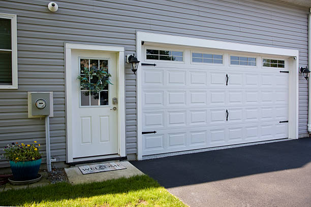 24/7 Emergency Garage Door Panel Replacement experts in West Palm Beach, FL